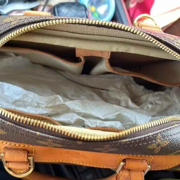 Louis Vuitton  authentic Brown Monogram  Bag - Picture 7 of 15